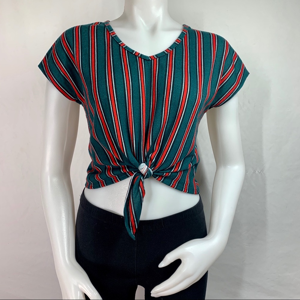 ❤Queen Bees Striped Tie-Front Crop Top❤